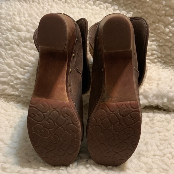 Ugg Lynnea Leather Shearling Boot, size 8 - Picture 10 of 11